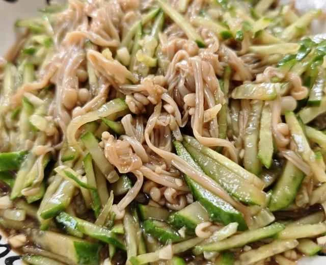 100 Home-Style Dishes: Cucumber and Enoki Mushroom Recipes