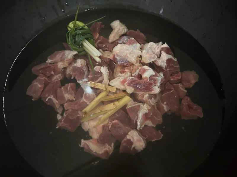 How to make pure milk hand-torn toast: Step 1