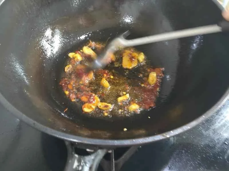 How to make pure milk hand-torn toast: Step 1