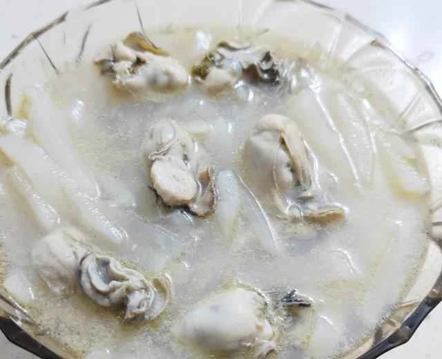 100 Home-Style Dishes: Radish and Oyster Soup Recipe