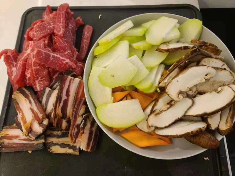 How to make pure milk hand-torn toast: Step 1