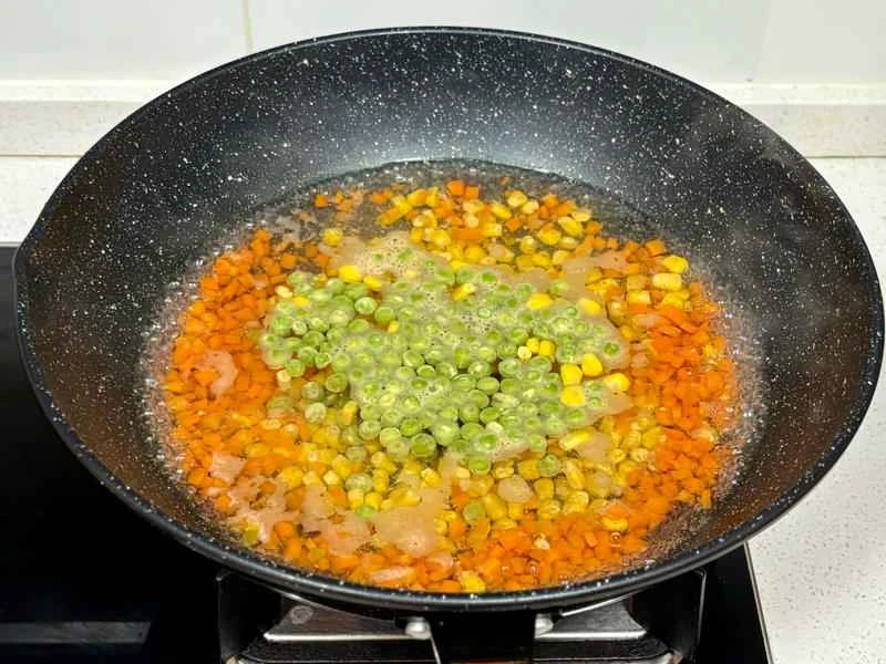 How to make pure milk hand-torn toast: Step 1