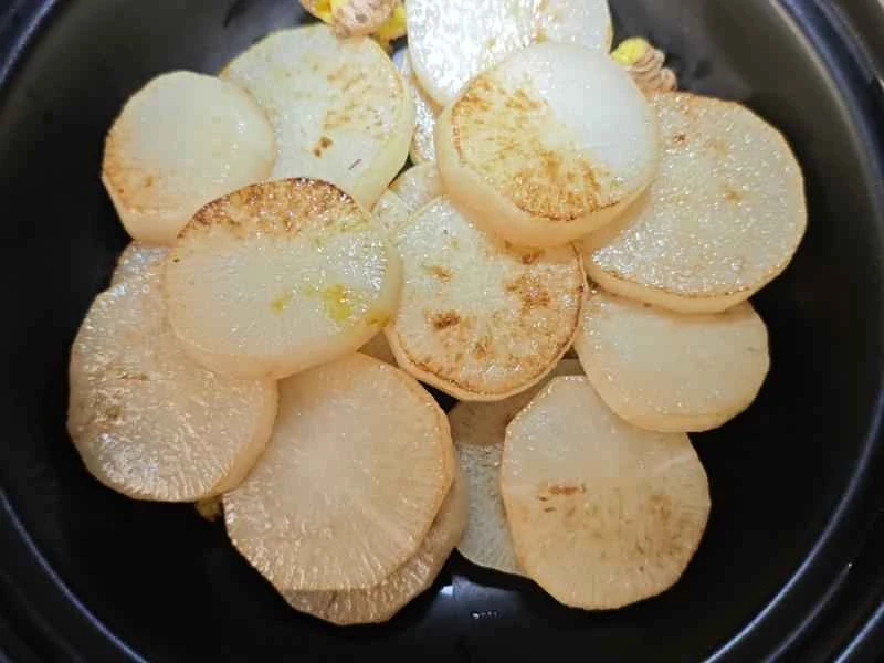 How to make pure milk hand-torn toast: Step 1