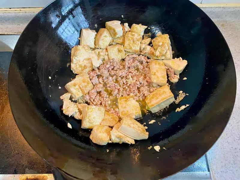 How to make pure milk hand-torn toast: Step 1
