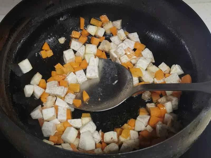 How to make pure milk hand-torn toast: Step 1