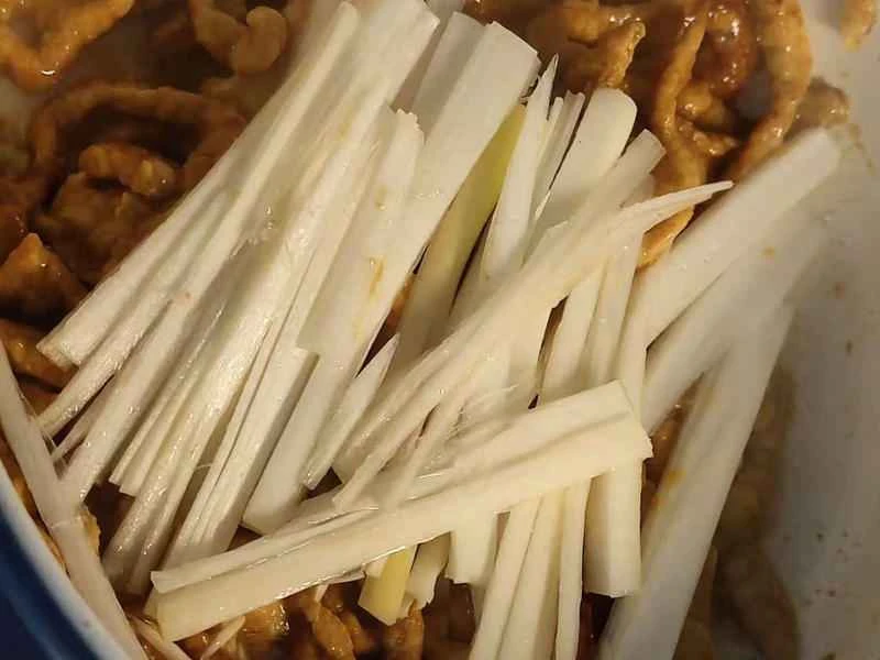 How to make pure milk hand-torn toast: Step 1