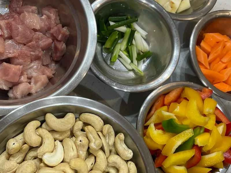 How to make pure milk hand-torn toast: Step 1