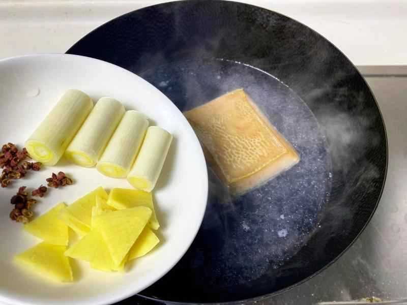 How to make pure milk hand-torn toast: Step 1