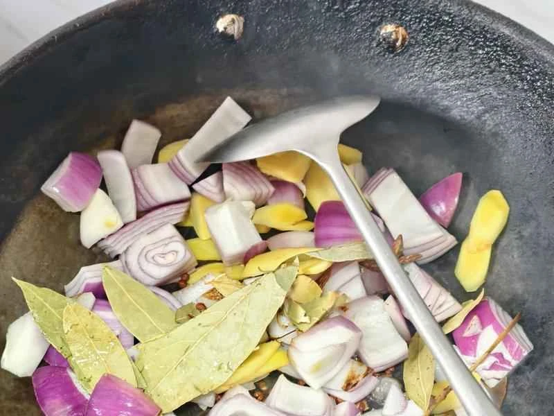 How to make pure milk hand-torn toast: Step 1