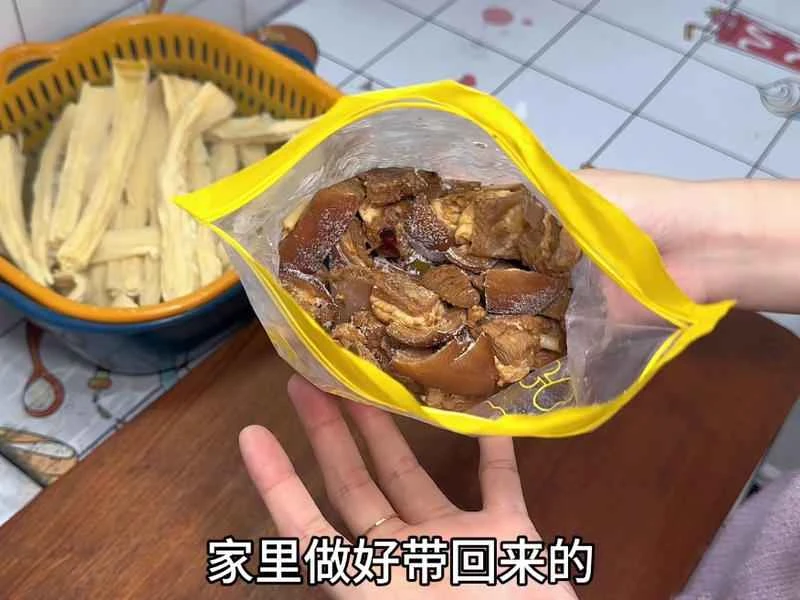 How to make pure milk hand-torn toast: Step 1