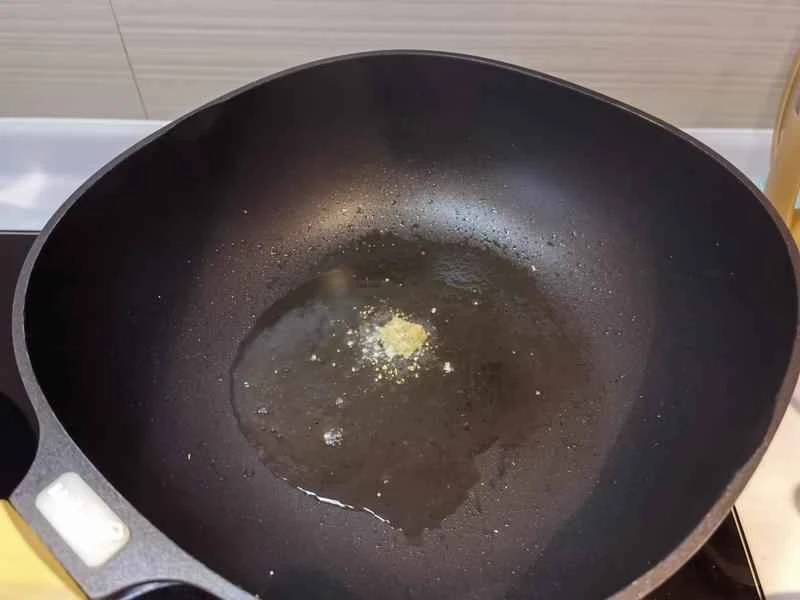 How to make pure milk hand-torn toast: Step 1