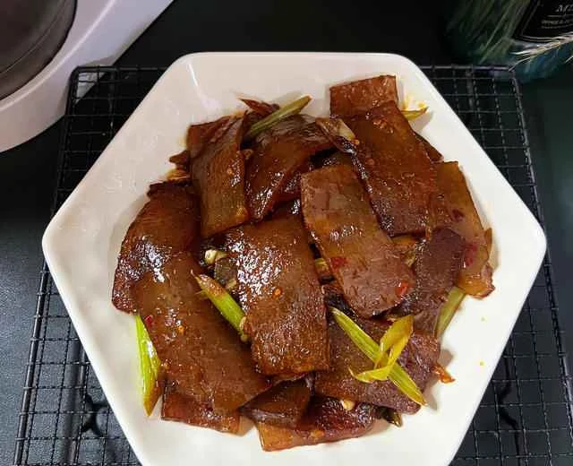 Luoyang-style braised flatbread/chopped dish, savory, fragrant, soft, and chewy.