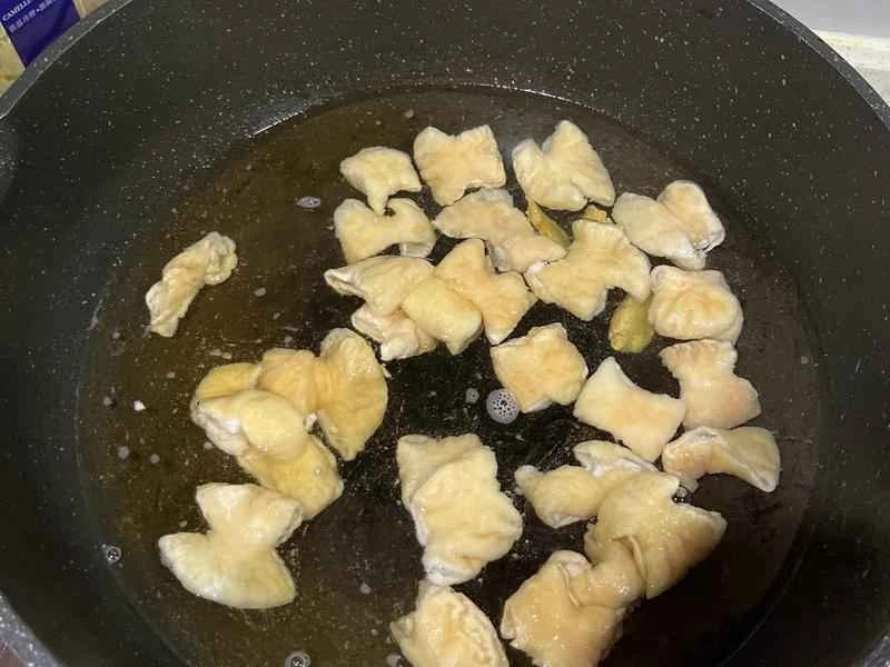 How to make pure milk hand-torn toast: Step 1