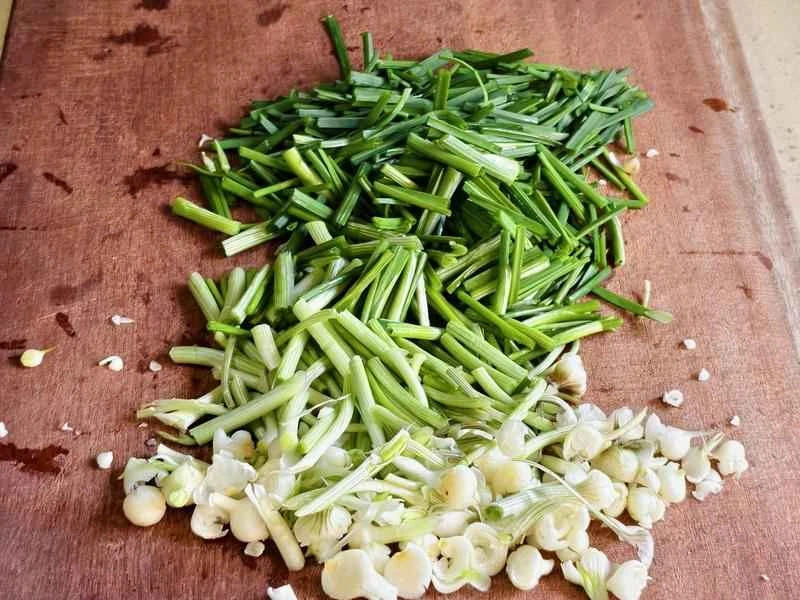 How to make pure milk hand-torn toast: Step 1