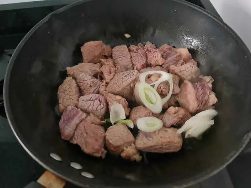 How to make pure milk hand-torn toast: Step 1