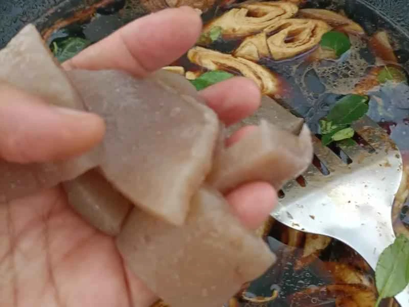 How to make pure milk hand-torn toast: Step 1