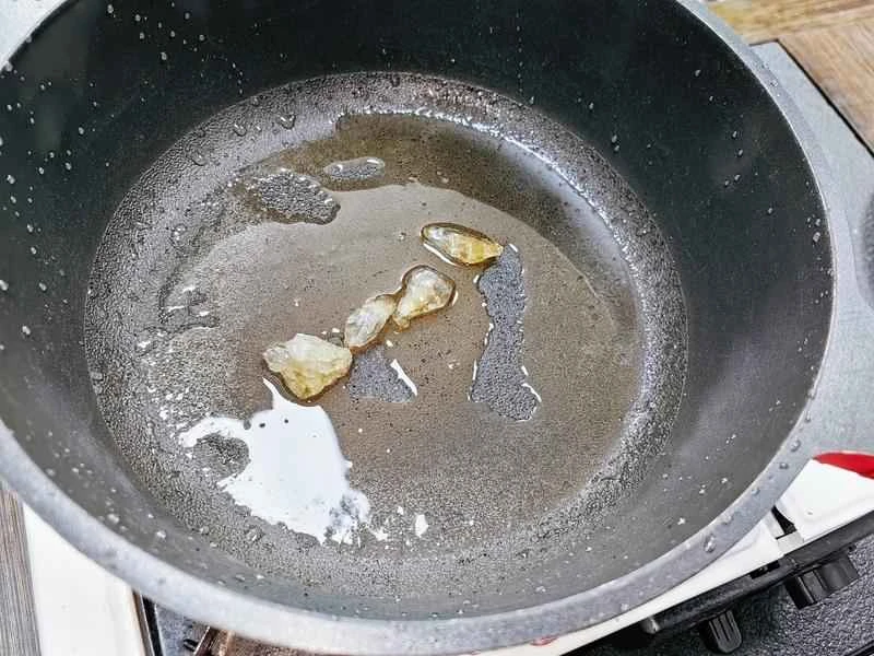 How to make pure milk hand-torn toast: Step 1