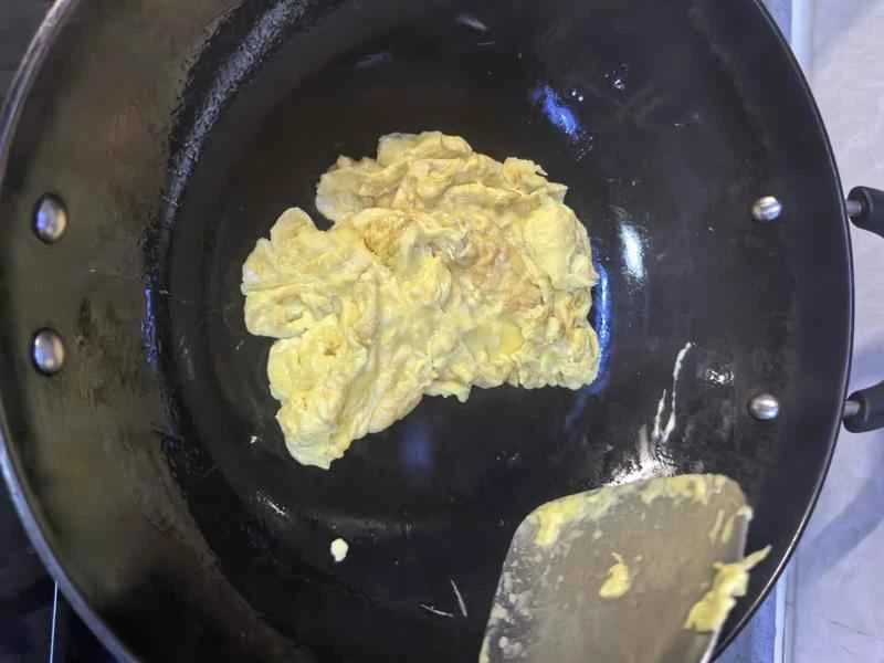 How to make pure milk hand-torn toast: Step 1