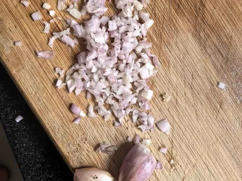 How to make pure milk hand-torn toast: Step 1