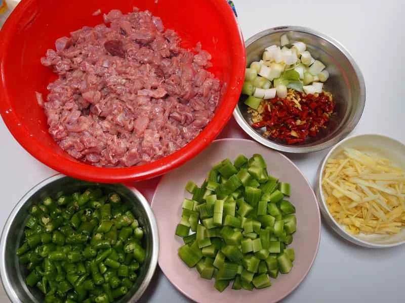 How to make pure milk hand-torn toast: Step 1