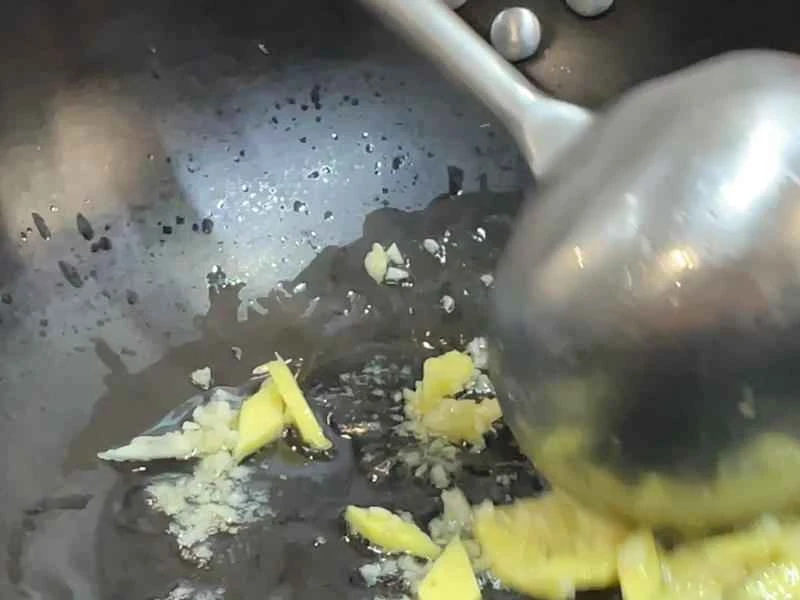 How to make pure milk hand-torn toast: Step 1