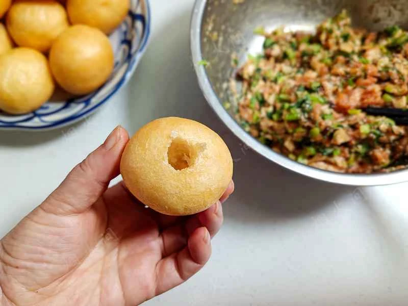 How to make pure milk hand-torn toast: Step 1