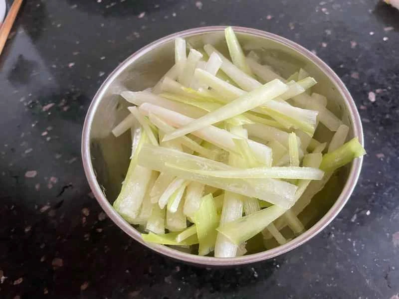 How to make pure milk hand-torn toast: Step 1