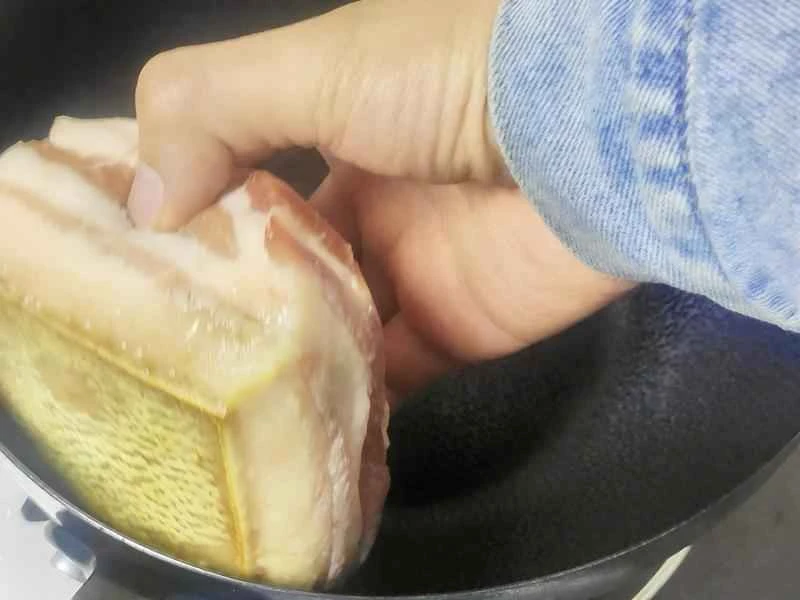 How to make pure milk hand-torn toast: Step 1