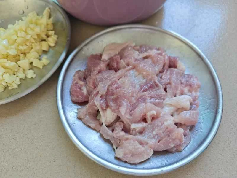 How to make pure milk hand-torn toast: Step 1