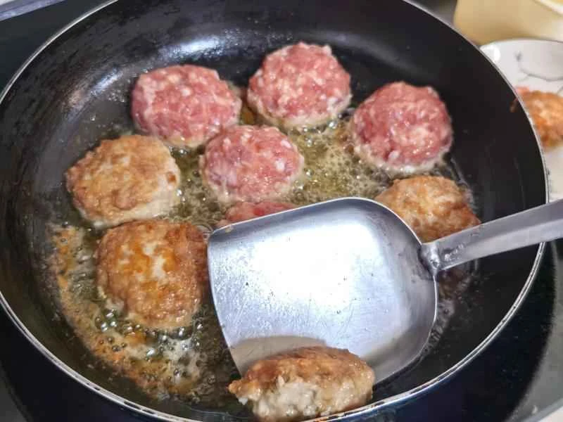 How to make pure milk hand-torn toast: Step 1