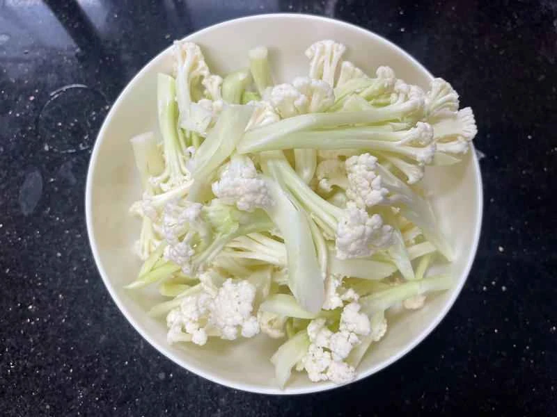 How to make pure milk hand-torn toast: Step 1