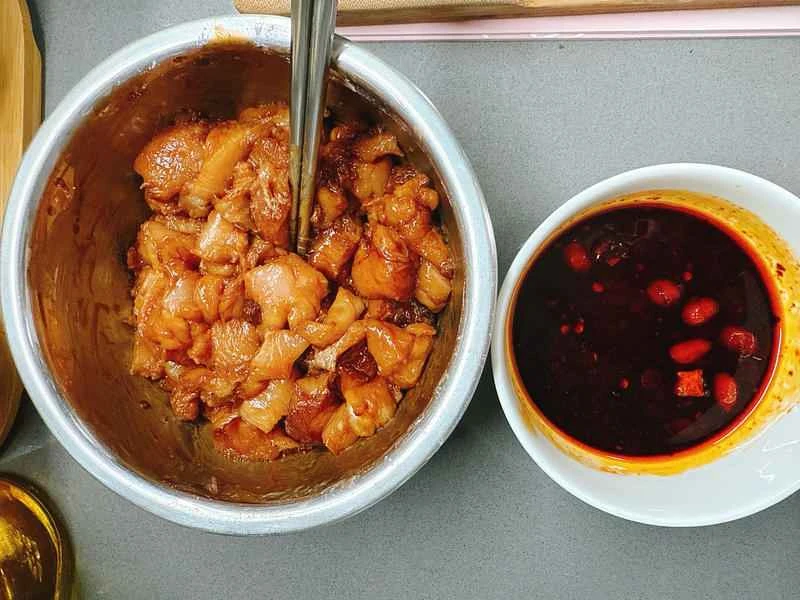 How to make pure milk hand-torn toast: Step 1