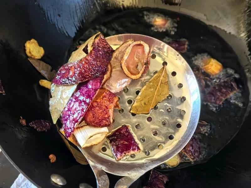 How to make pure milk hand-torn toast: Step 1