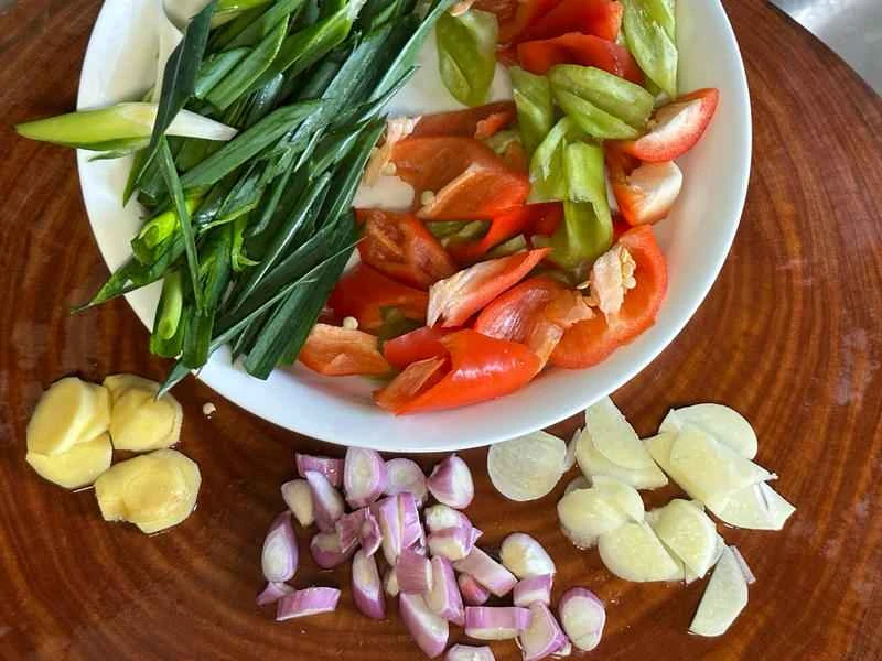 How to make pure milk hand-torn toast: Step 1