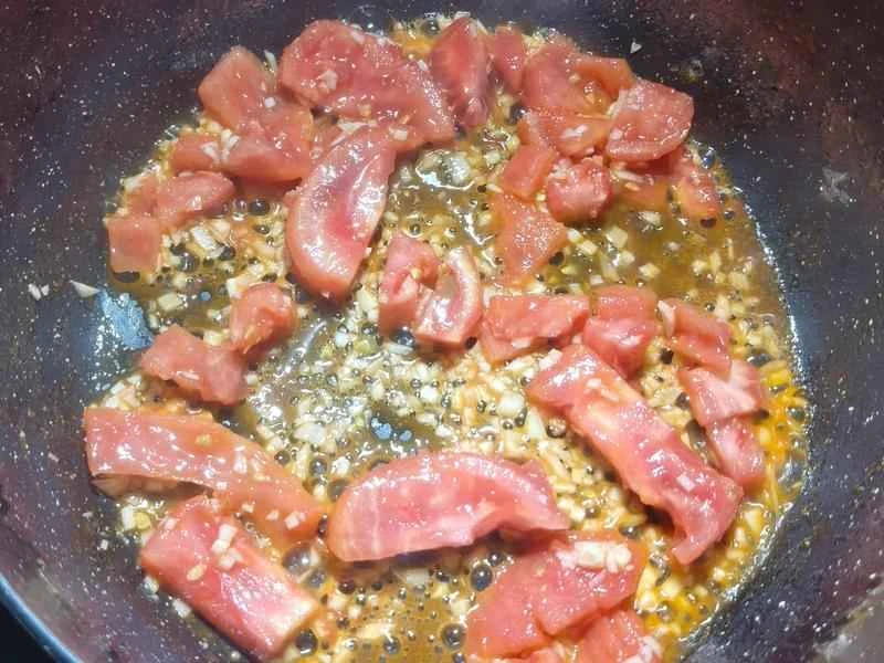 How to make pure milk hand-torn toast: Step 1