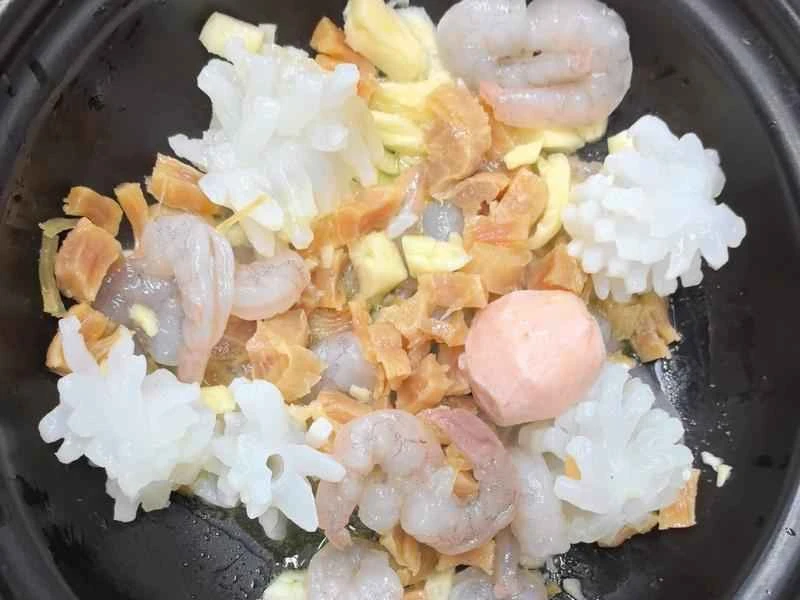 How to make pure milk hand-torn toast: Step 1