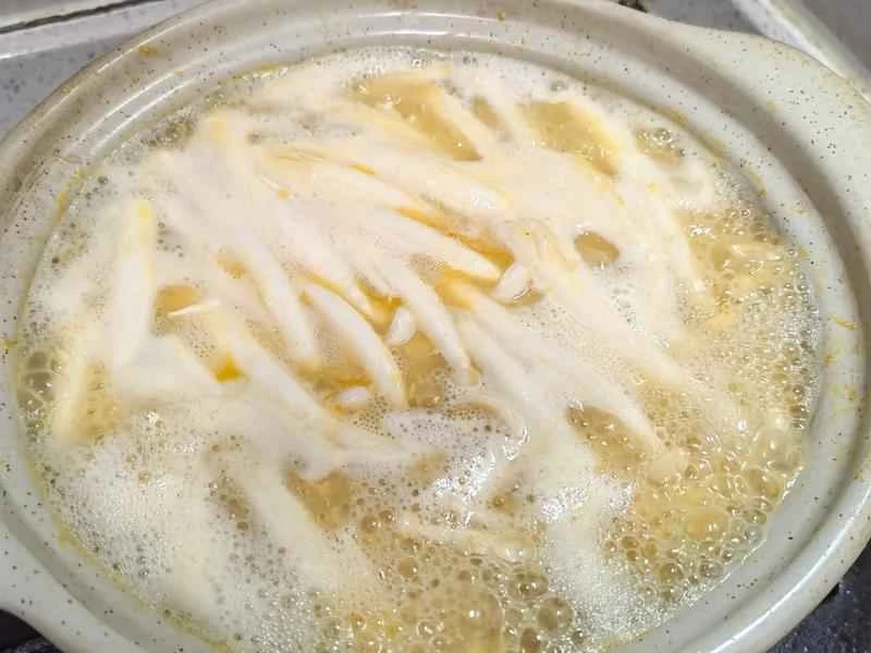 How to make pure milk hand-torn toast: Step 1