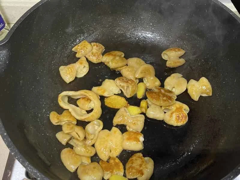 How to make pure milk hand-torn toast: Step 1