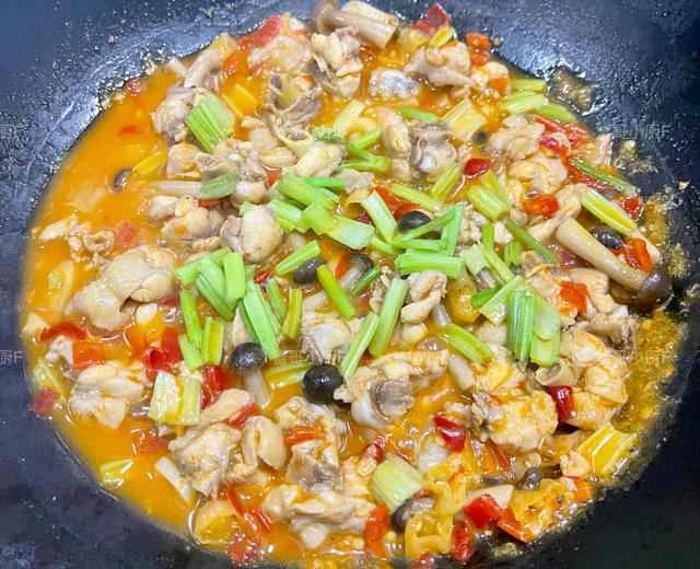 ㊙️ Celery-flavored pickled pepper chicken, a super delicious and appetizing recipe.