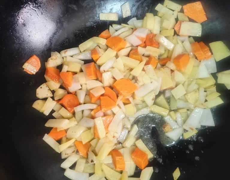 How to make pure milk hand-torn toast: Step 1