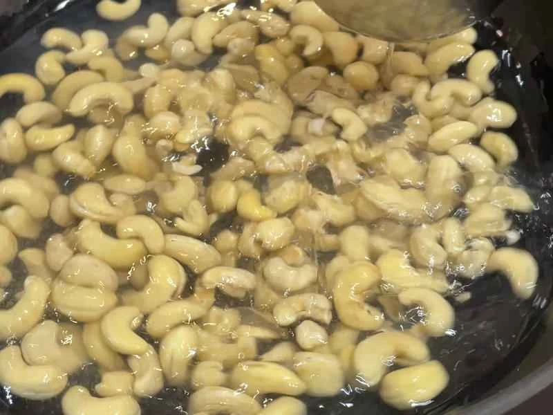 How to make pure milk hand-torn toast: Step 1