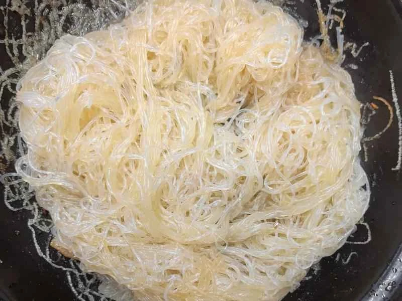 How to make pure milk hand-torn toast: Step 1