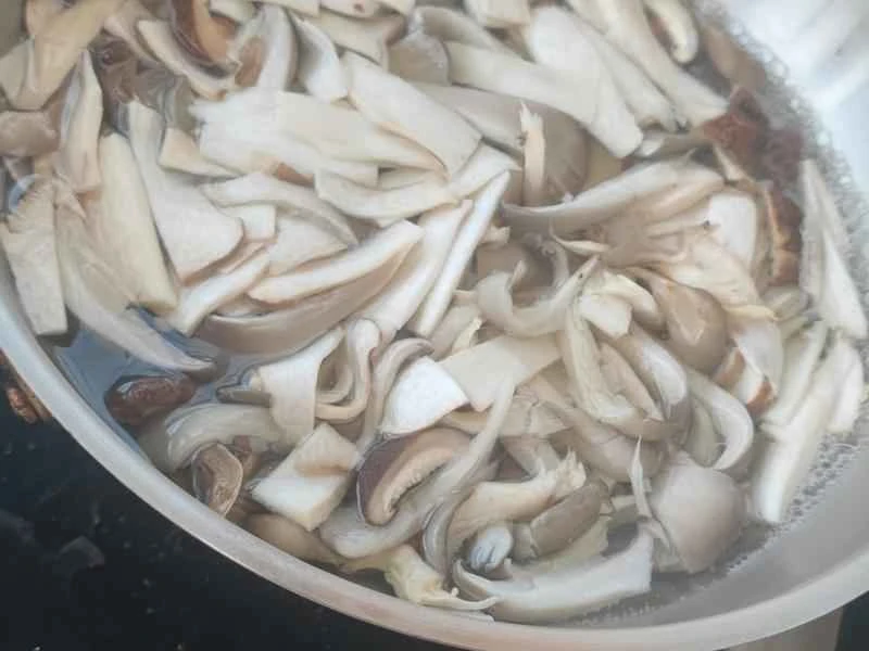 How to make pure milk hand-torn toast: Step 1