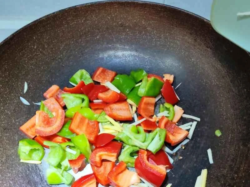 How to make pure milk hand-torn toast: Step 1