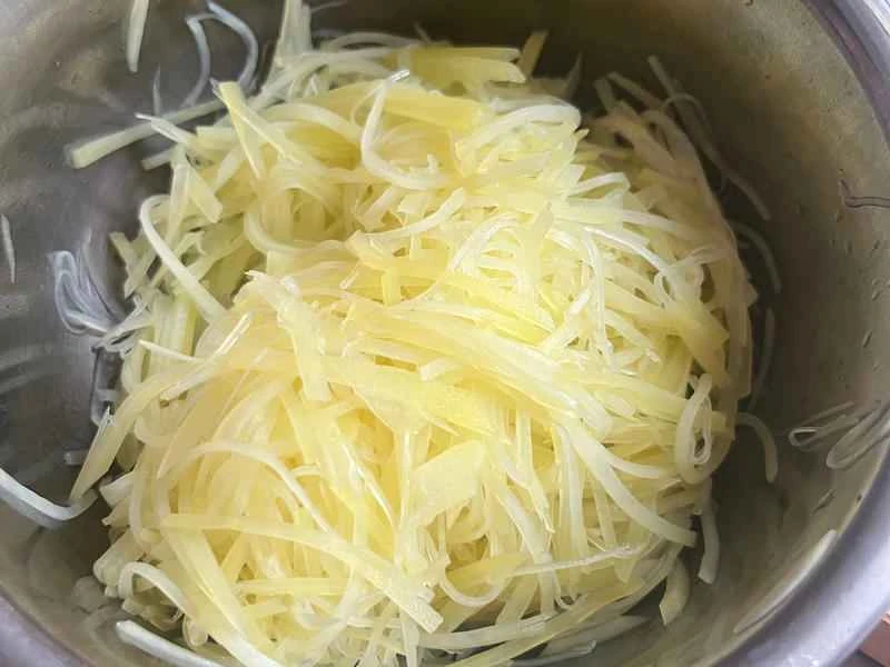 How to make pure milk hand-torn toast: Step 1