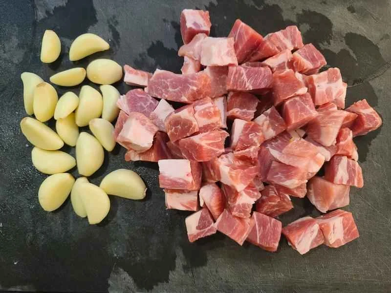 How to make pure milk hand-torn toast: Step 1