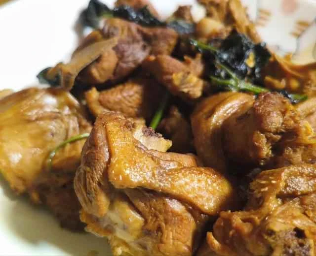 Recipe for braised chicken with perilla leaves