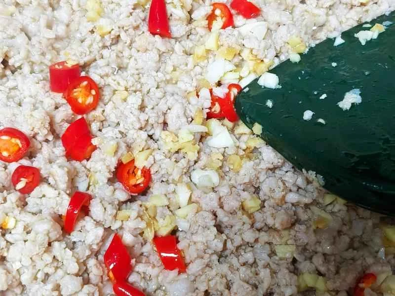 How to make pure milk hand-torn toast: Step 1