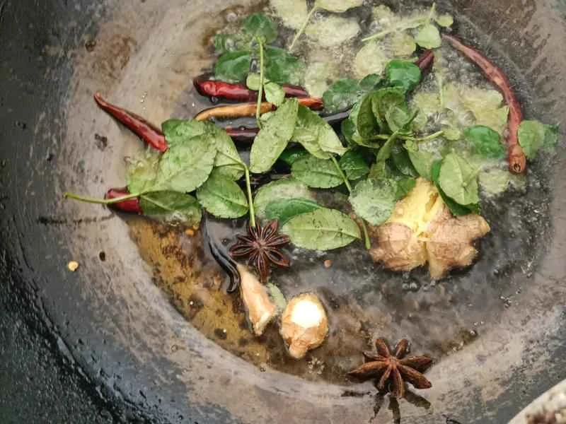 How to make pure milk hand-torn toast: Step 1