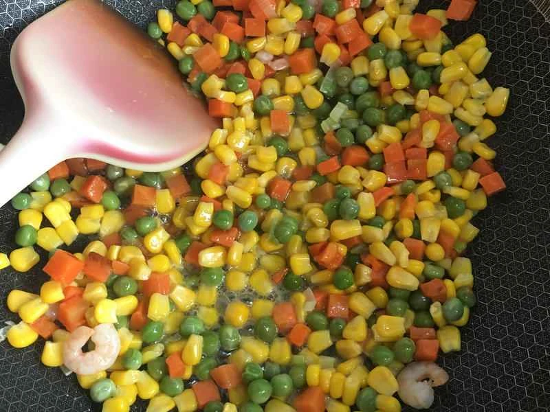 How to make pure milk hand-torn toast: Step 1